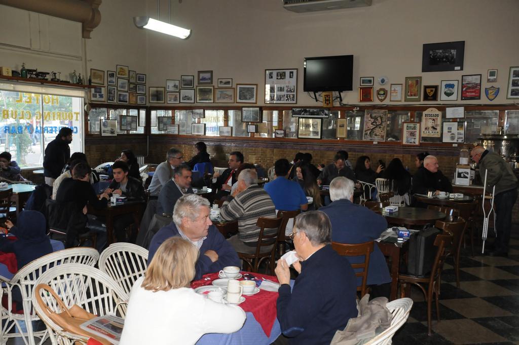 Hotel Touring Club Trelew Exterior photo